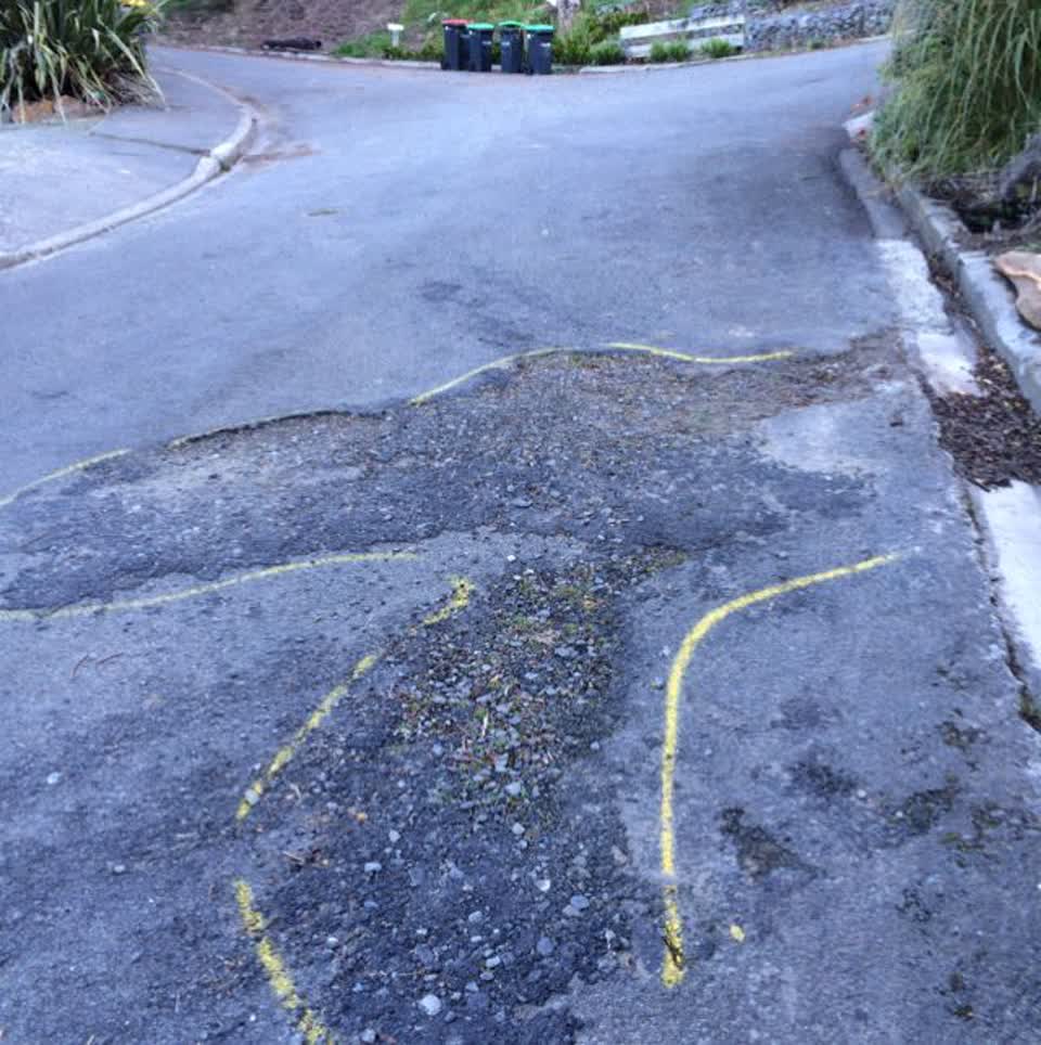 The photograph attached to this roading/streets report