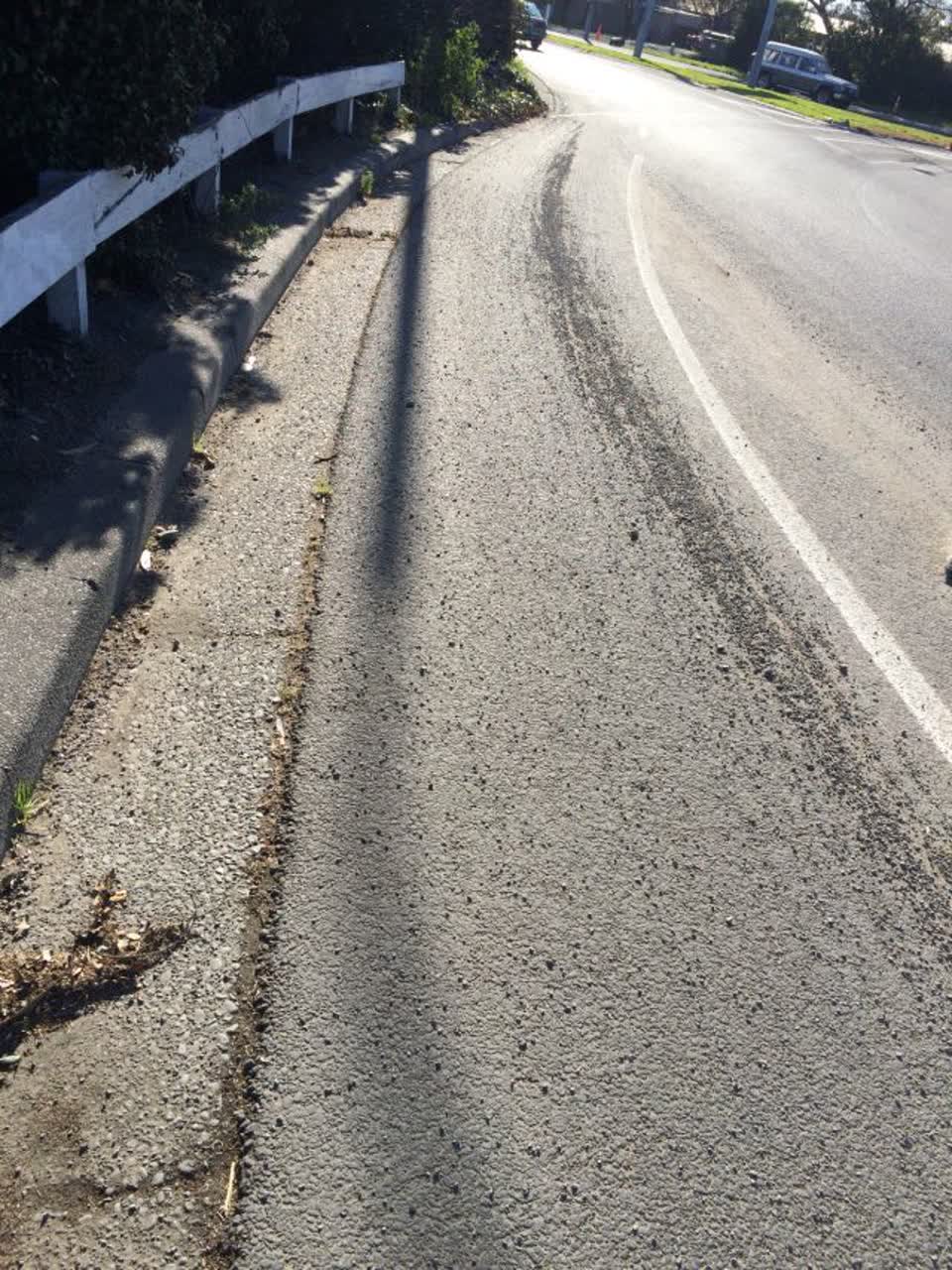 The photograph attached to this roading/streets report