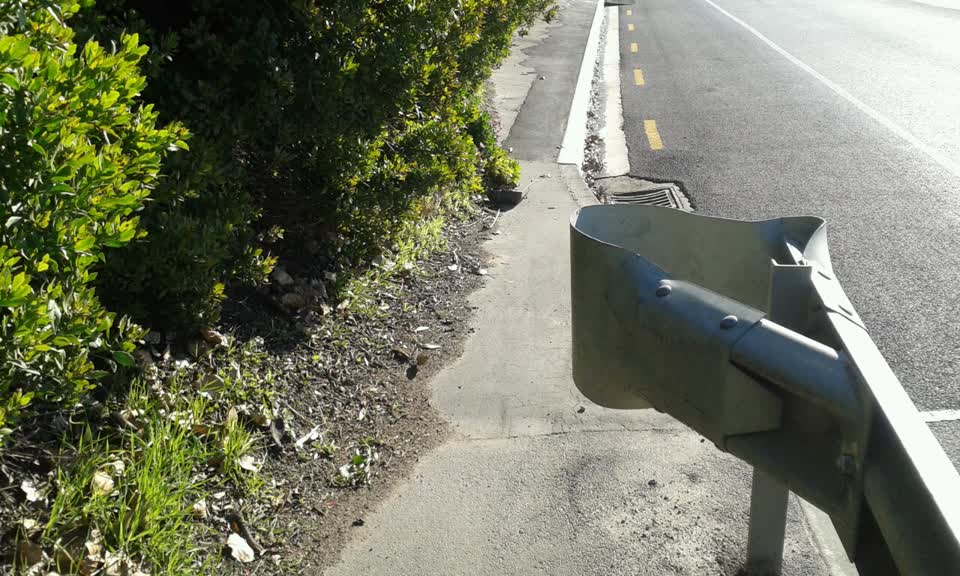 The photograph attached to this roading/streets report