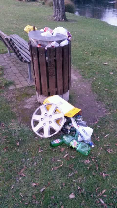 Rubbish/Recycling, a report photo