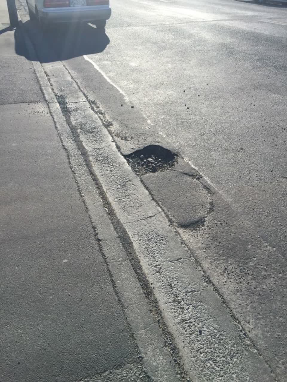 The photograph attached to this roading/streets report