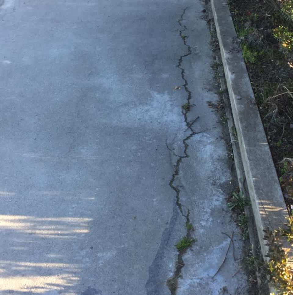 The photograph attached to this roading/streets report