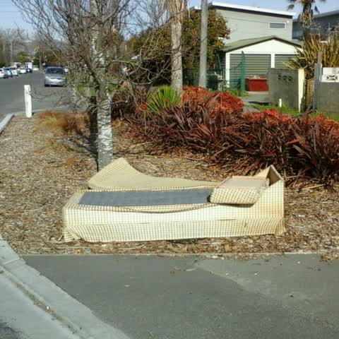 Rubbish/Recycling, a report photo