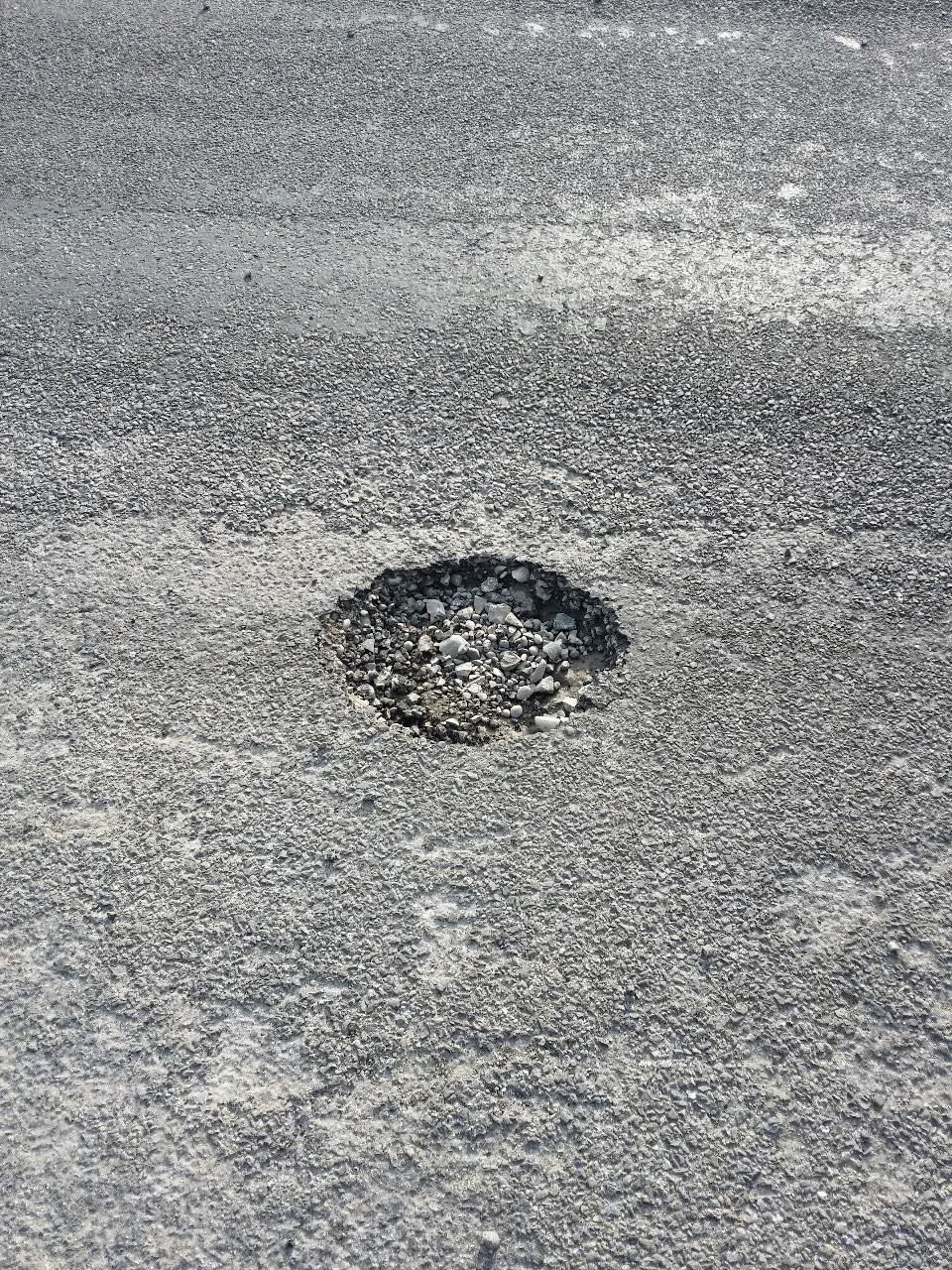 The photograph attached to this roading/streets report