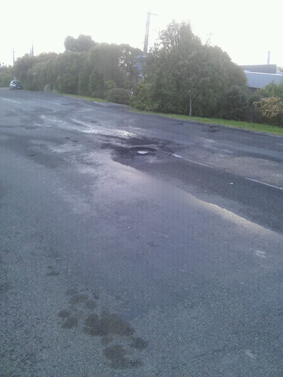 The photograph attached to this roading/streets report