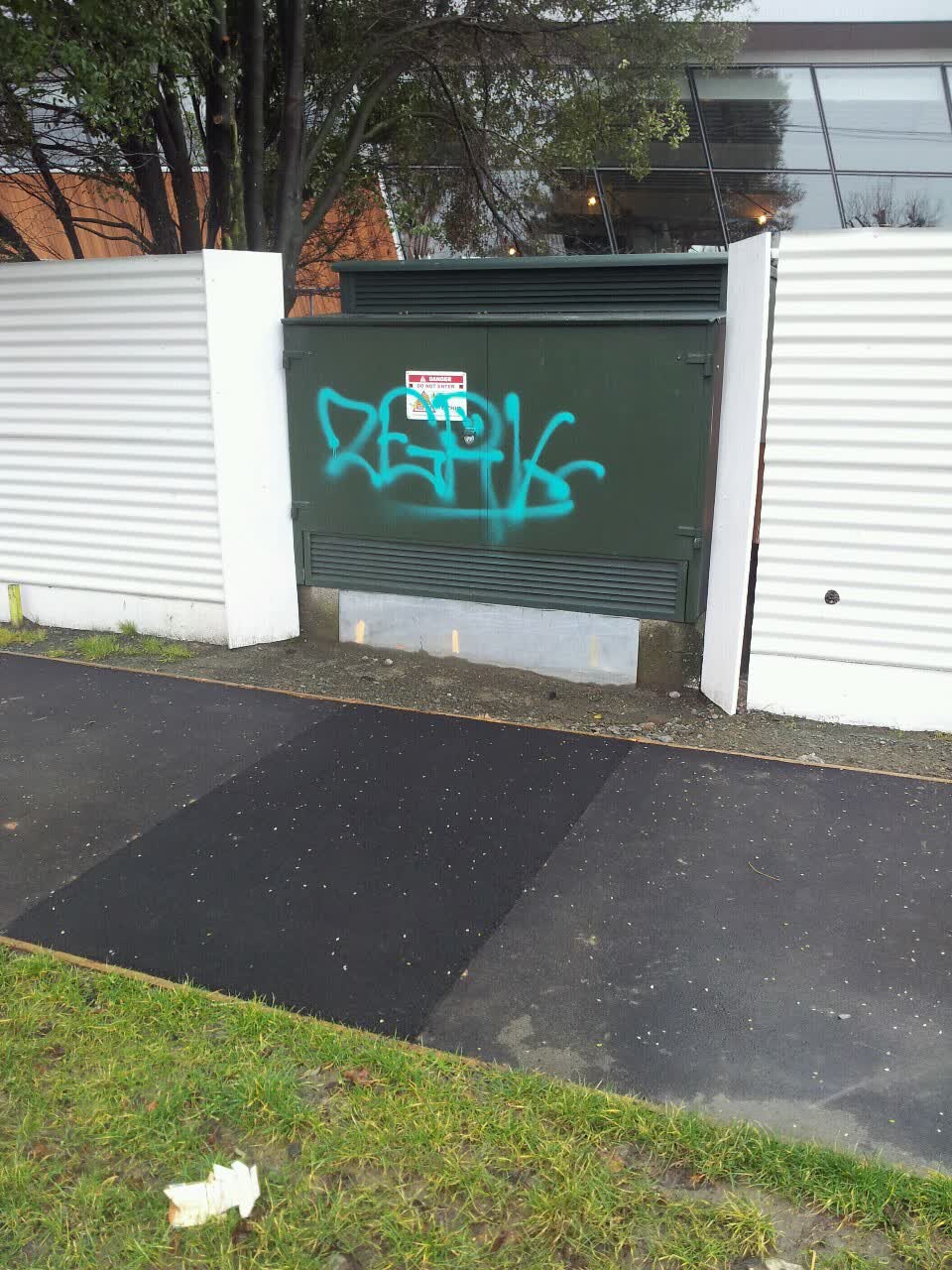 The photograph attached to this graffiti report