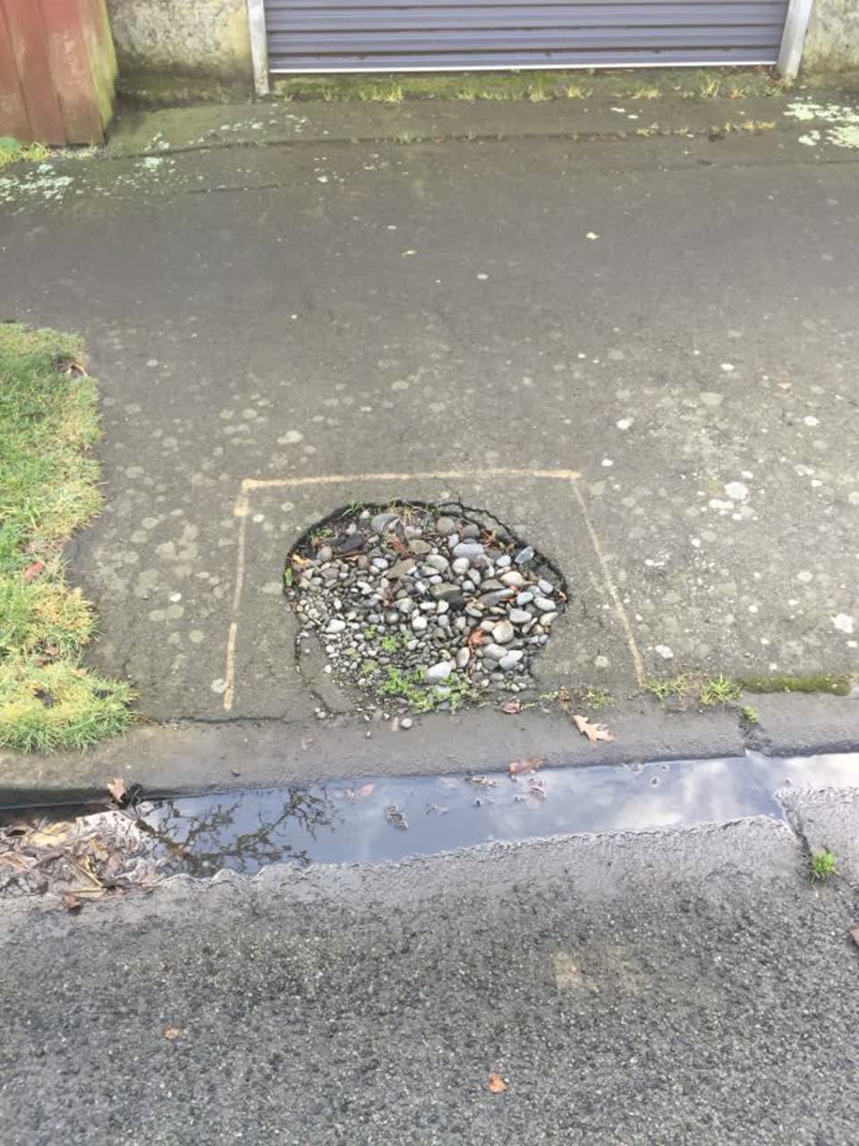 The photograph attached to this roading/streets report