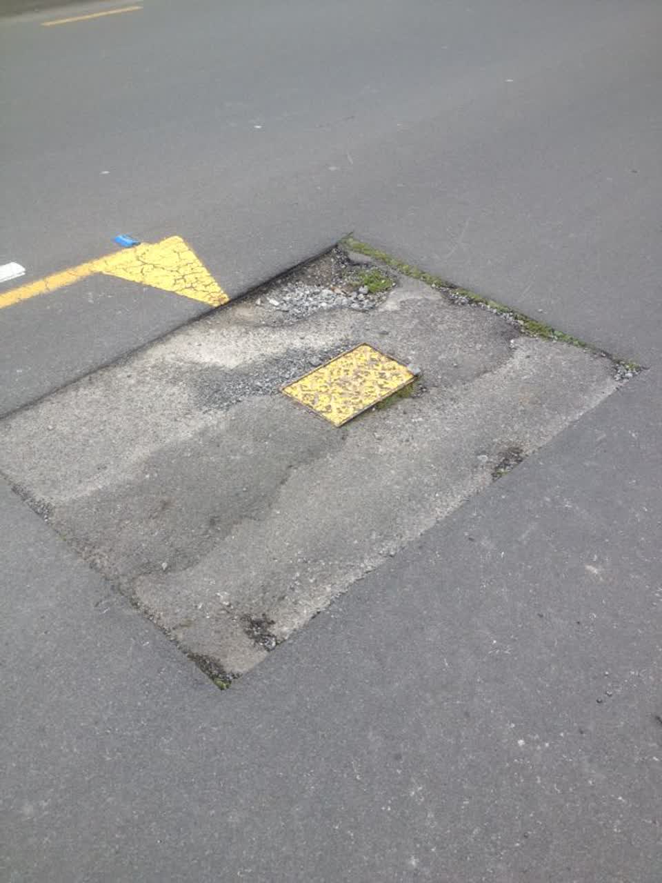 The photograph attached to this roading/streets report