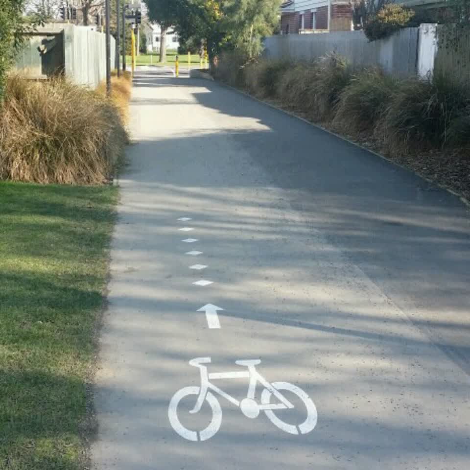 The photograph attached to this roading/streets report