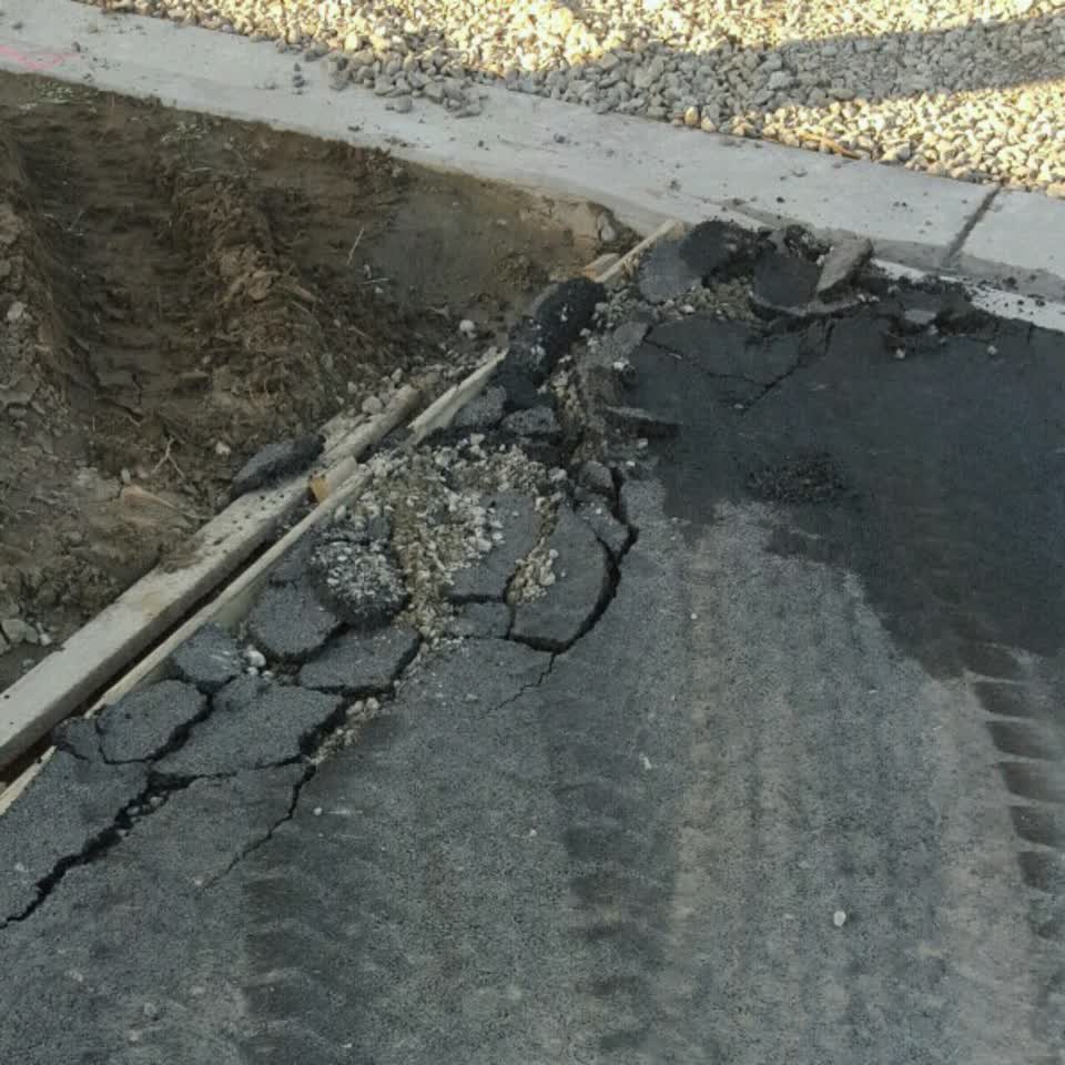 The photograph attached to this roading/streets report