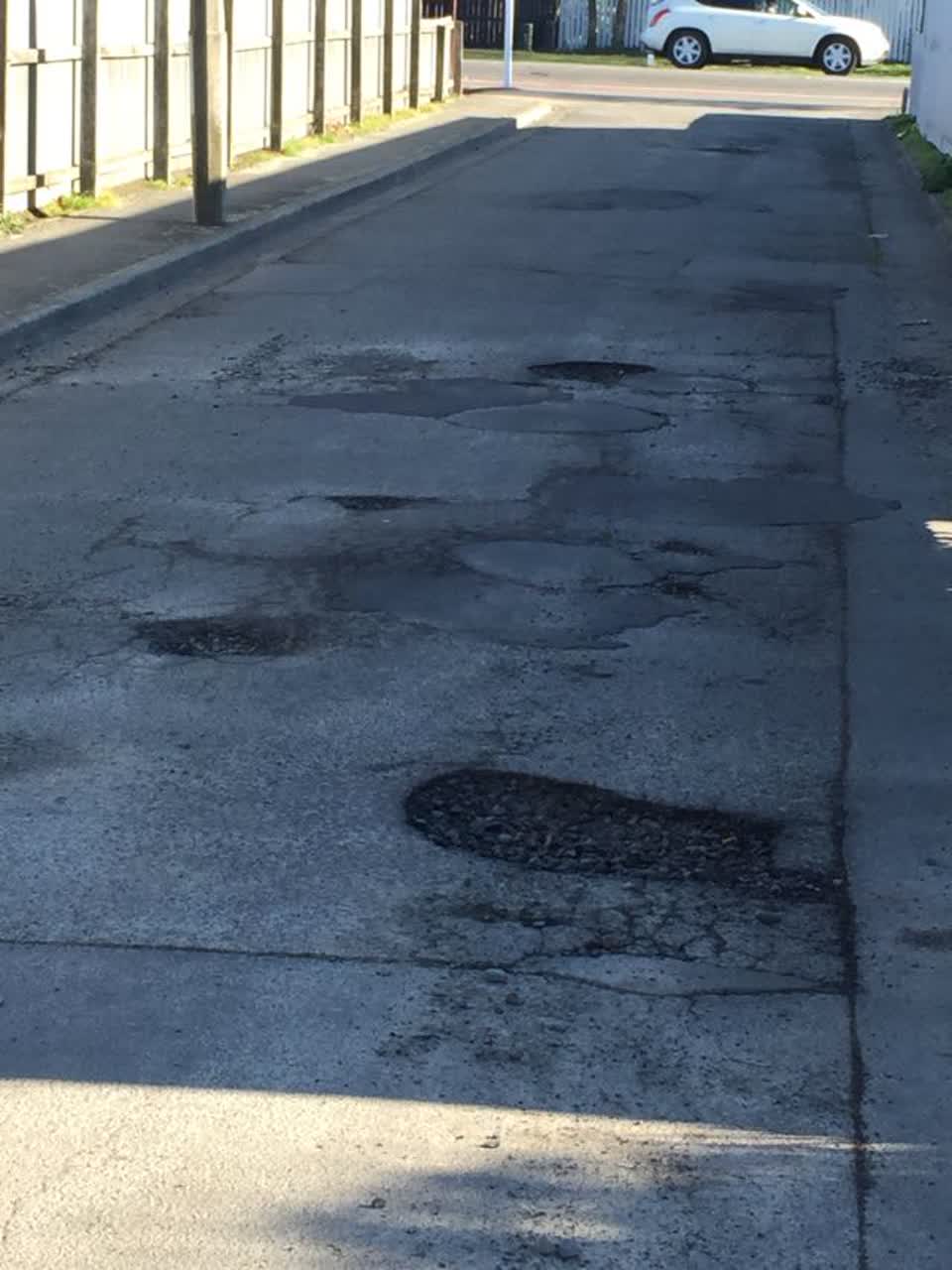 The photograph attached to this roading/streets report