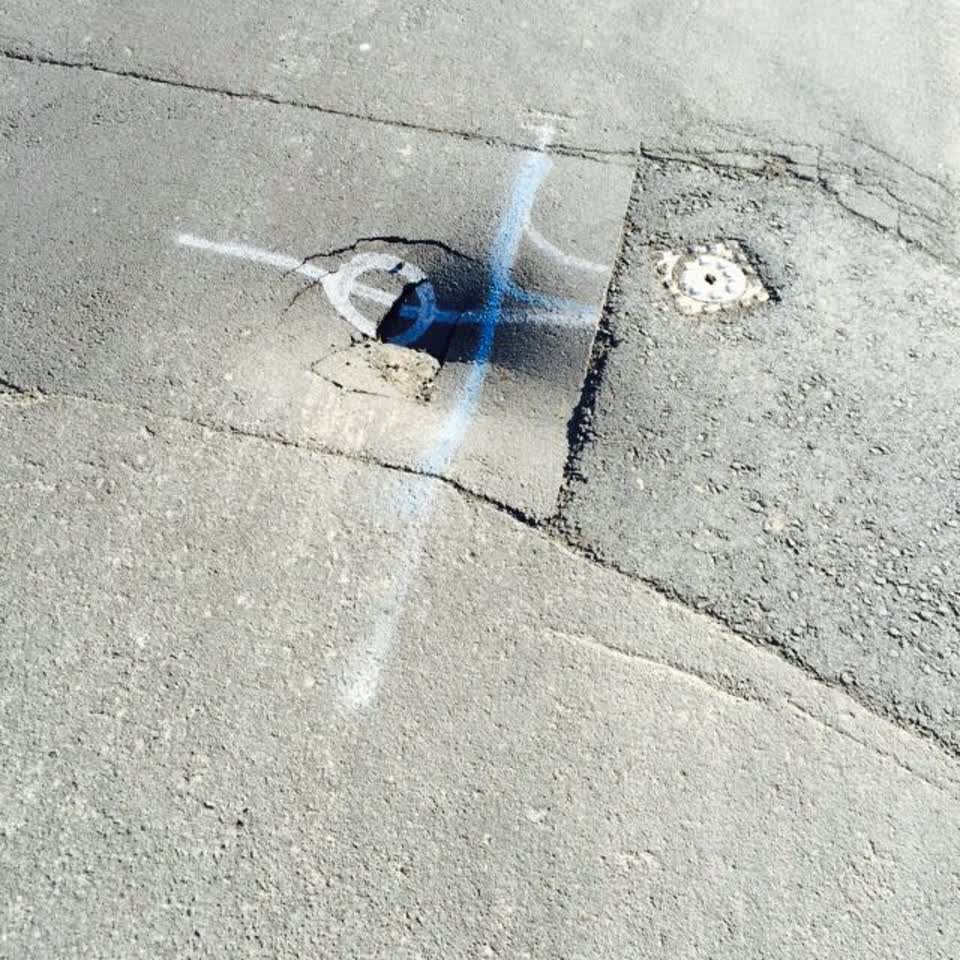 The photograph attached to this roading/streets report