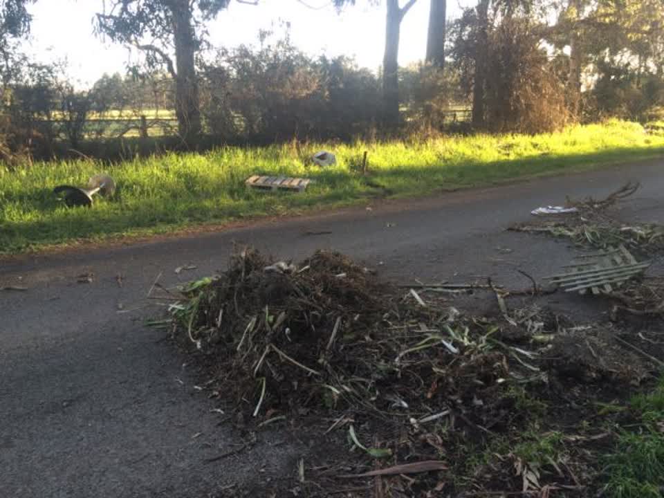 The photograph attached to this roading/streets report