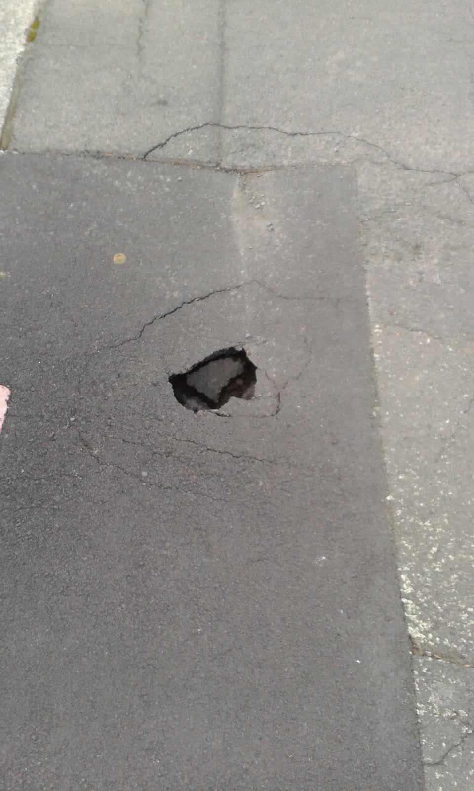 The photograph attached to this roading/streets report