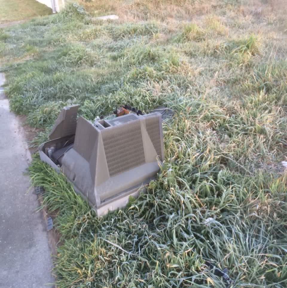 The photograph attached to this rubbish/recycling report