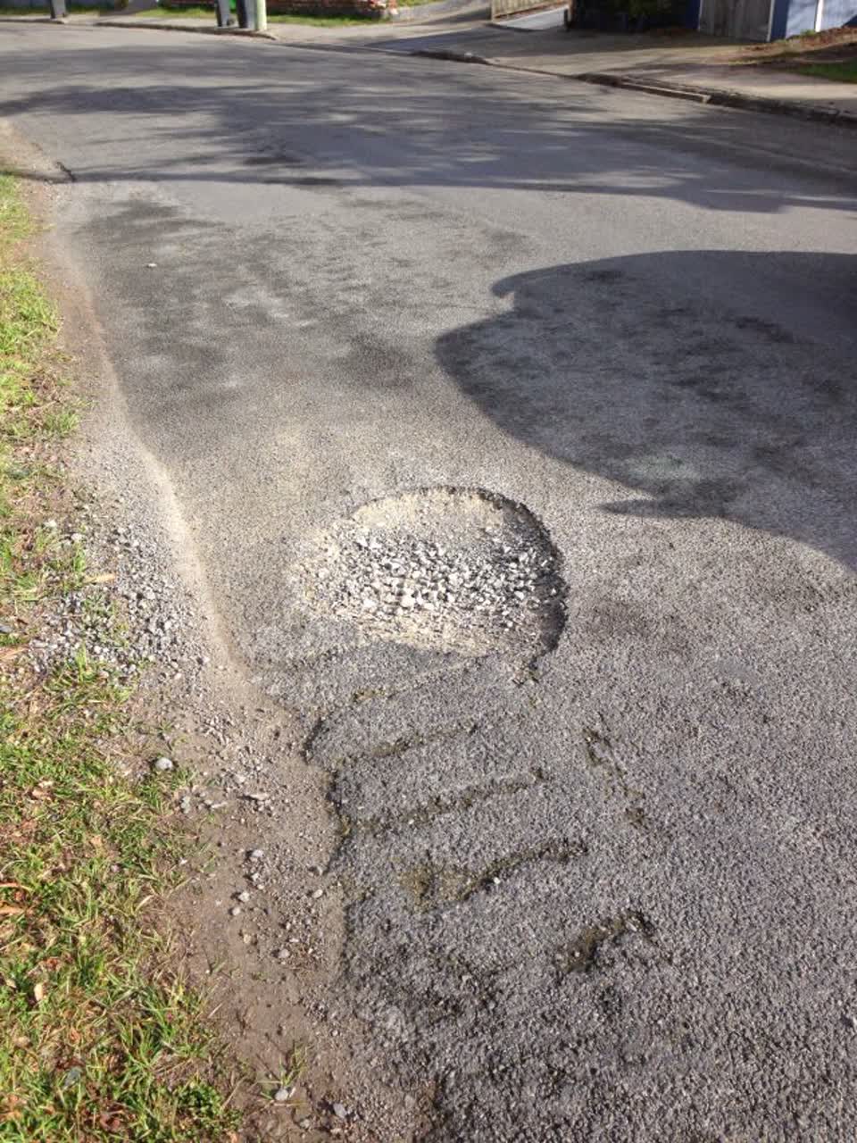 The photograph attached to this roading/streets report