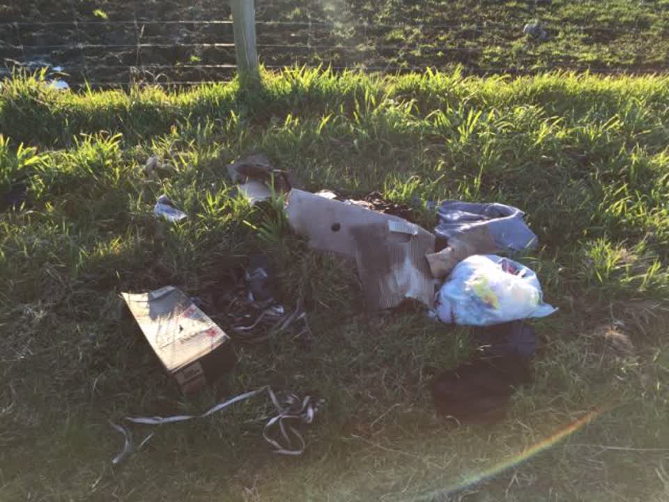 The photograph attached to this rubbish/recycling report