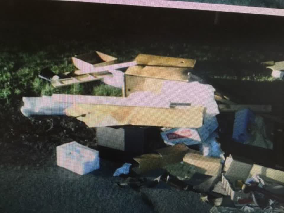 The photograph attached to this rubbish/recycling report