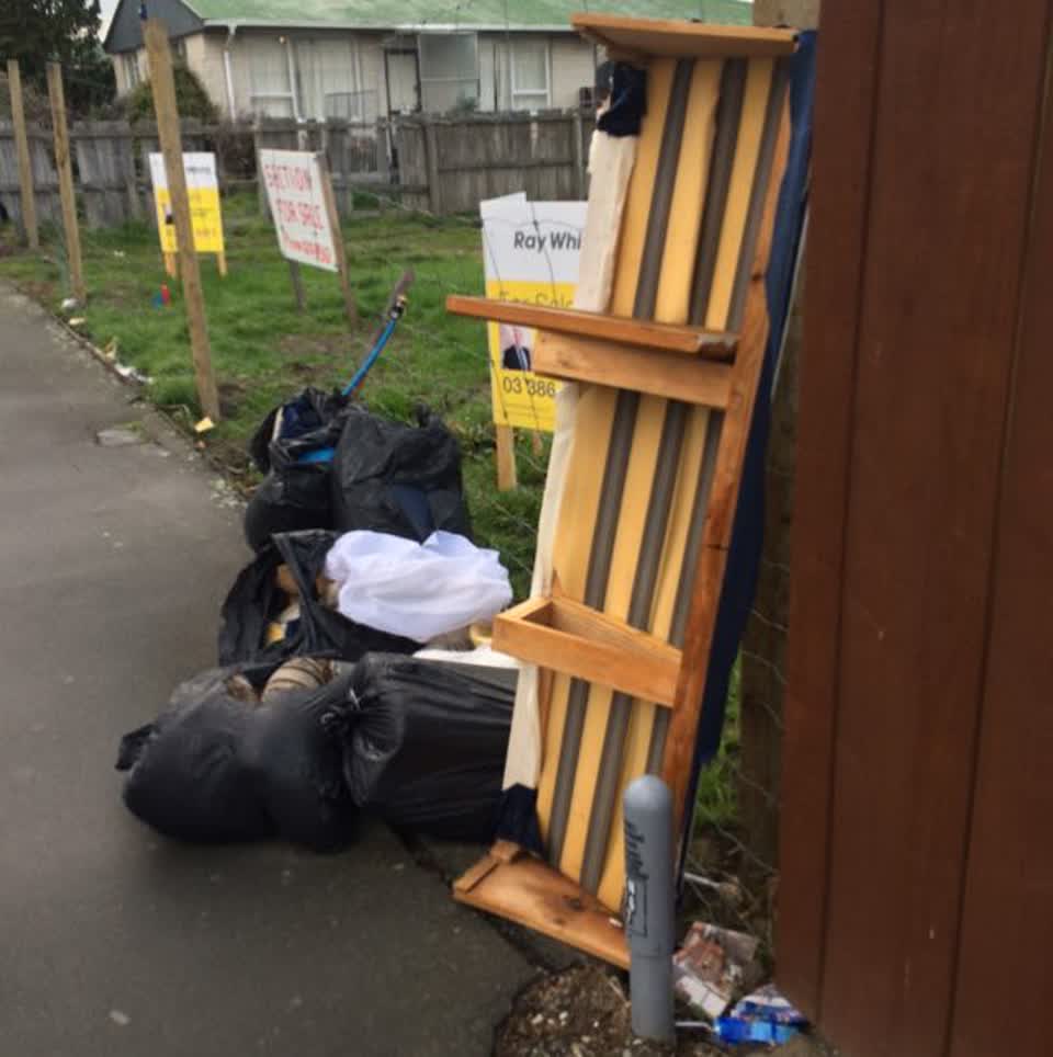The photograph attached to this rubbish/recycling report