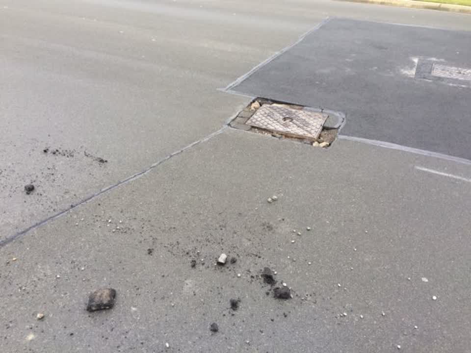 The photograph attached to this roading/streets report