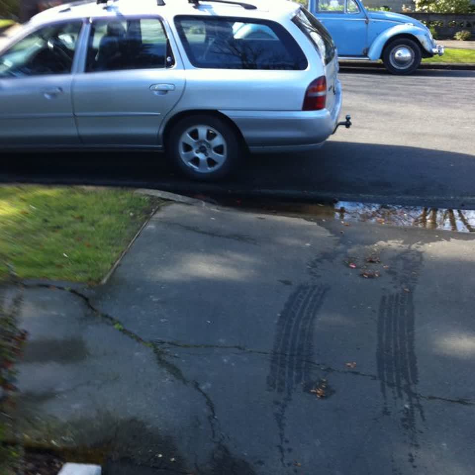 The photograph attached to this roading/streets report