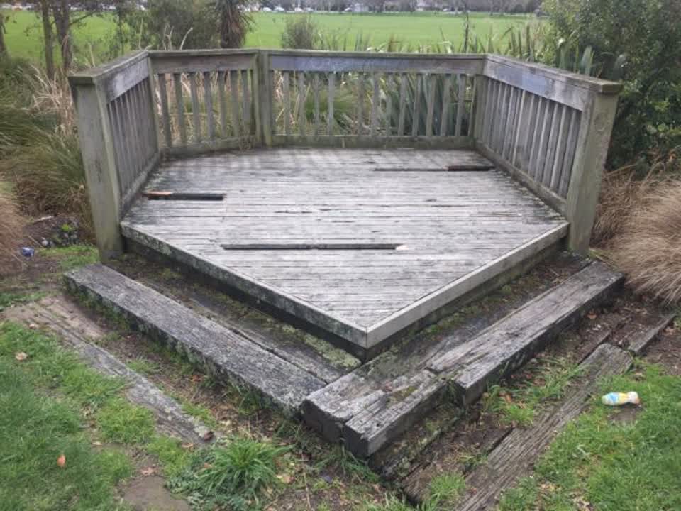 The photograph attached to this parks report