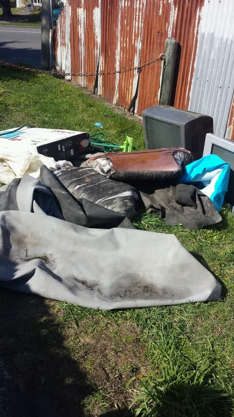 Rubbish/Recycling, a report photo