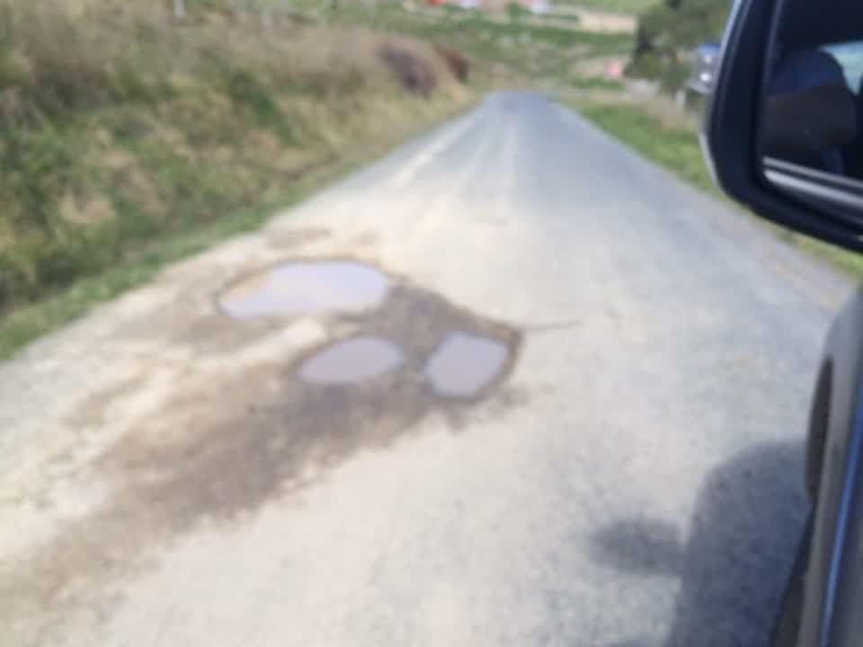 The photograph attached to this roading/streets report