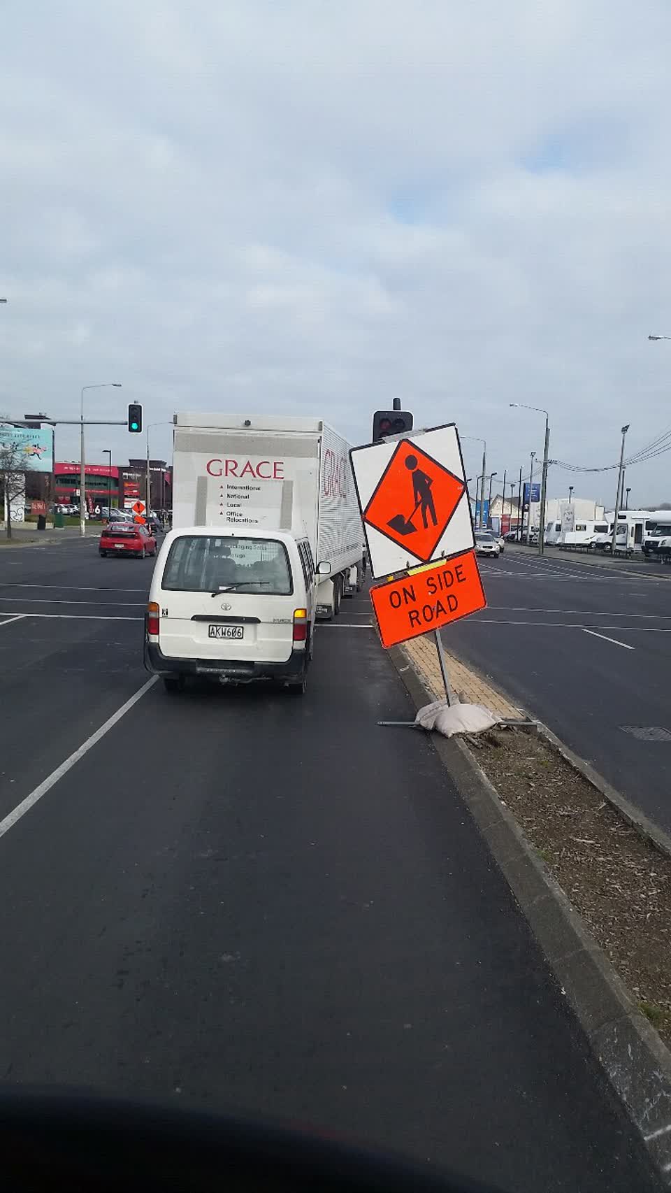 The photograph attached to this roading/streets report
