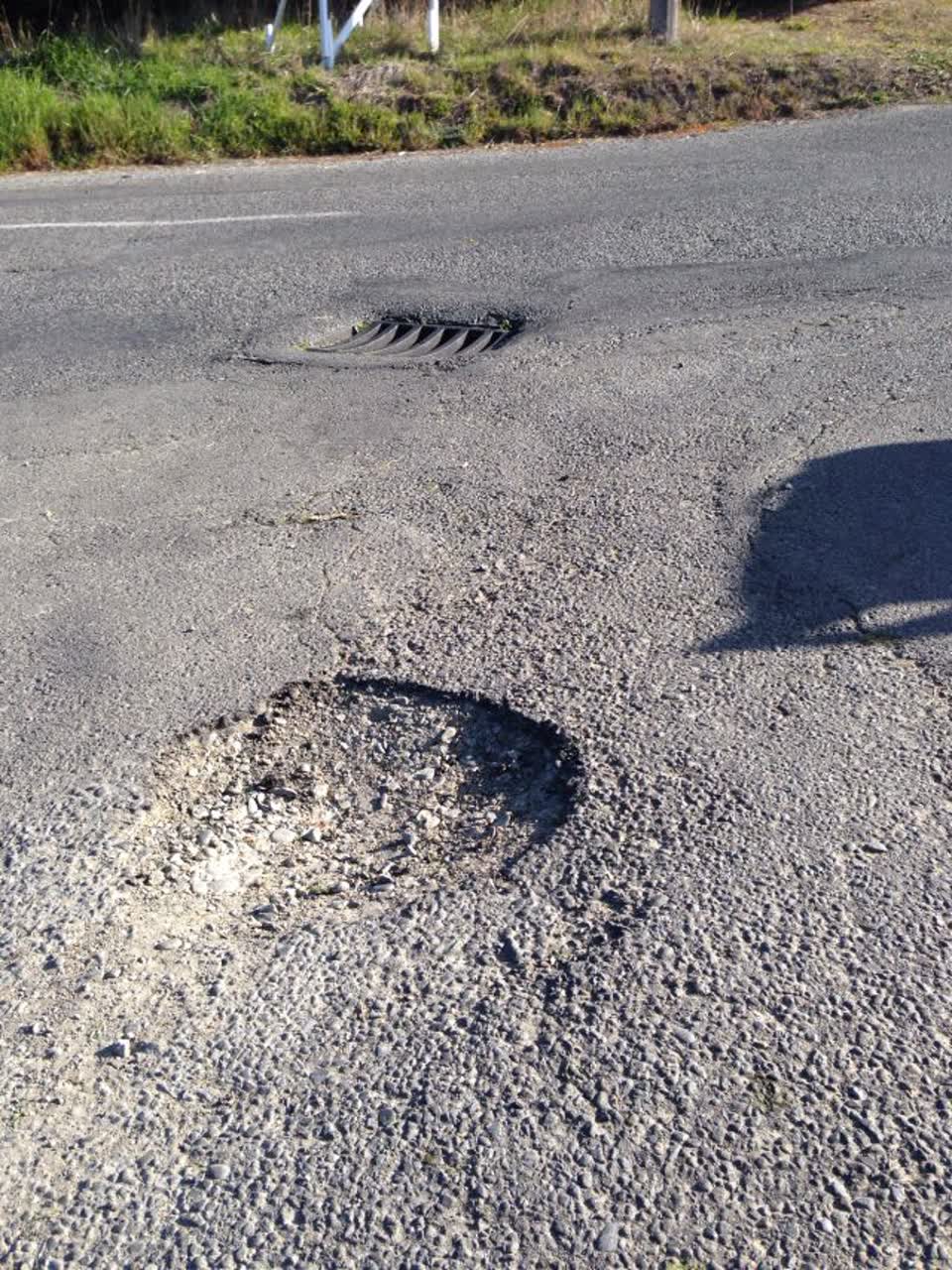 The photograph attached to this roading/streets report