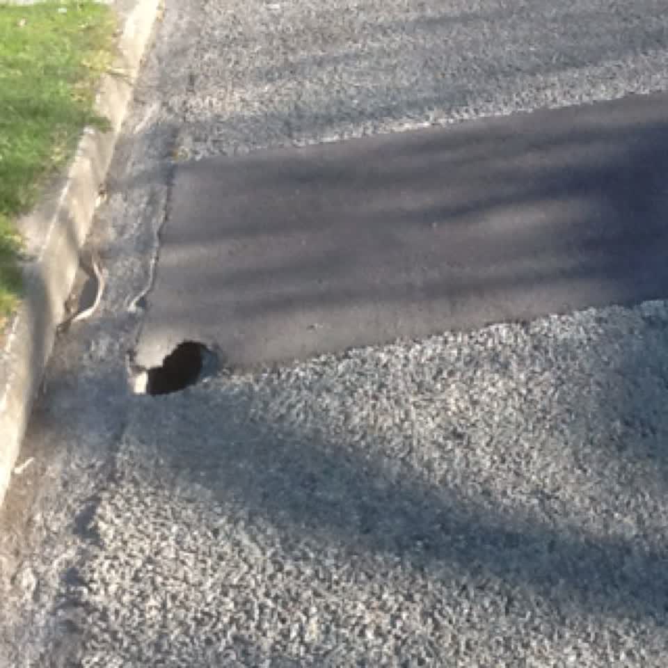 The photograph attached to this roading/streets report