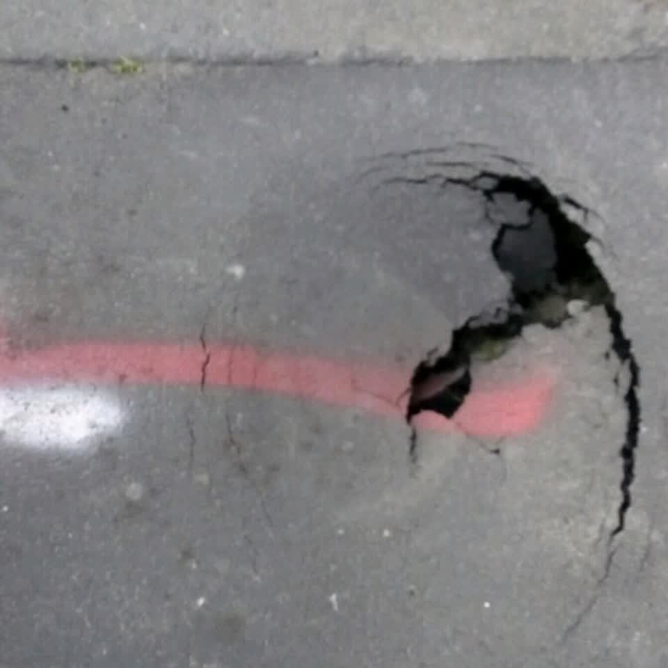 The photograph attached to this roading/streets report