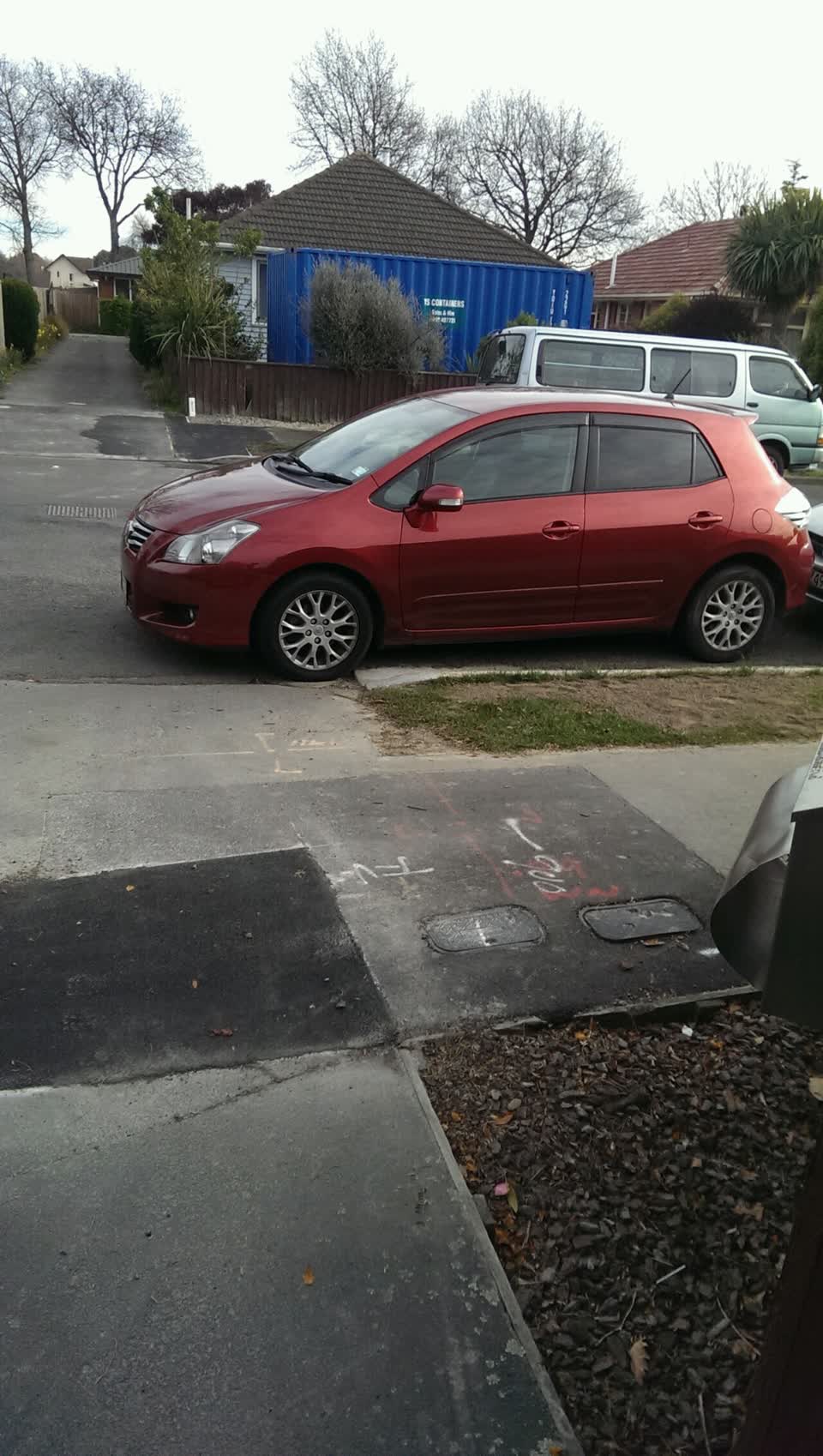 The photograph attached to this roading/streets report