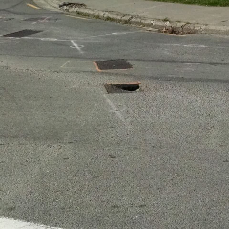 The photograph attached to this roading/streets report