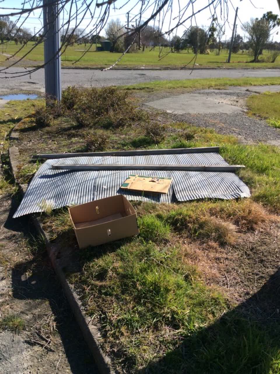 The photograph attached to this rubbish/recycling report