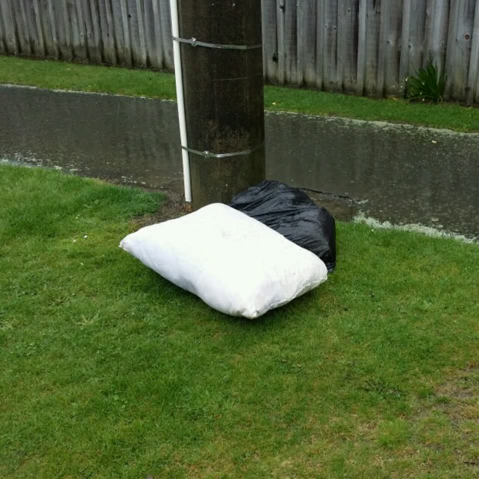 The photograph attached to this rubbish/recycling report
