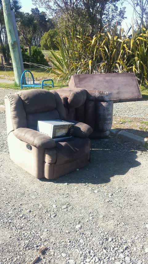 Rubbish/Recycling, a report photo