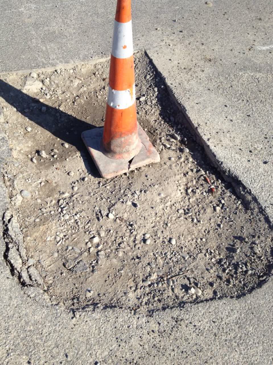 The photograph attached to this roading/streets report