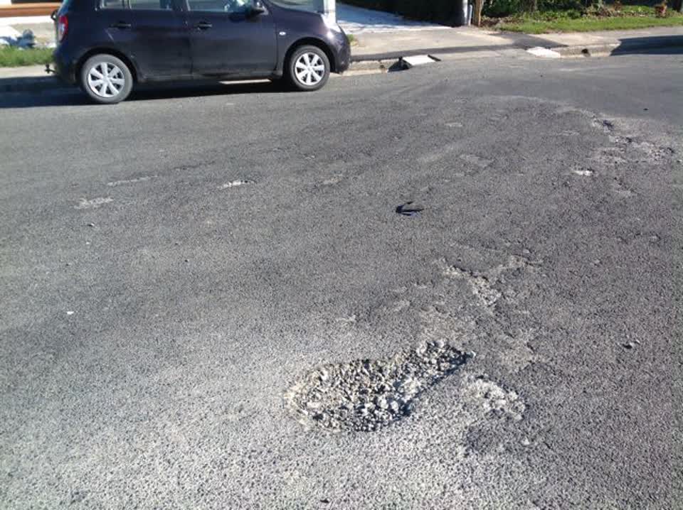 The photograph attached to this roading/streets report