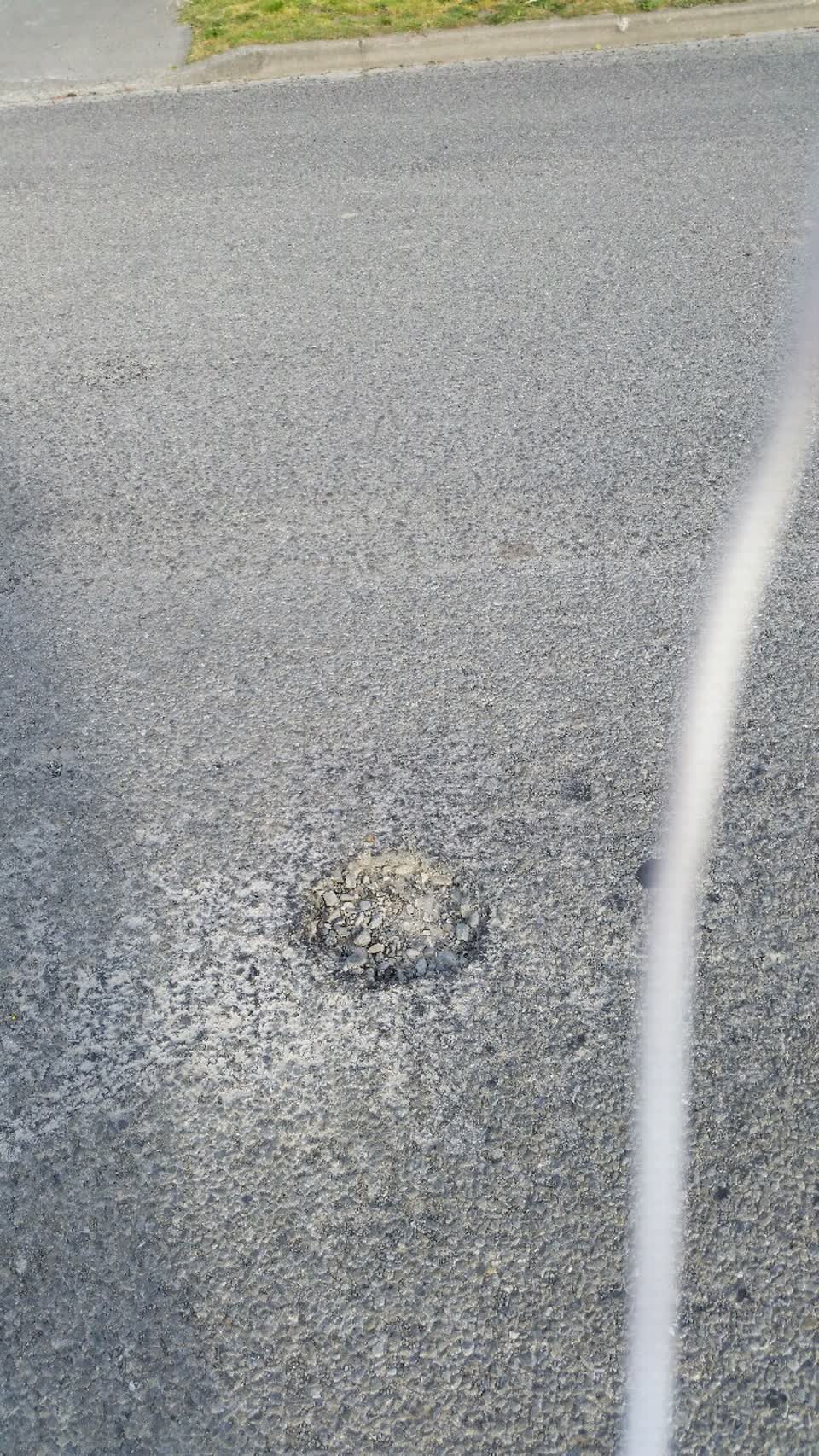 The photograph attached to this roading/streets report