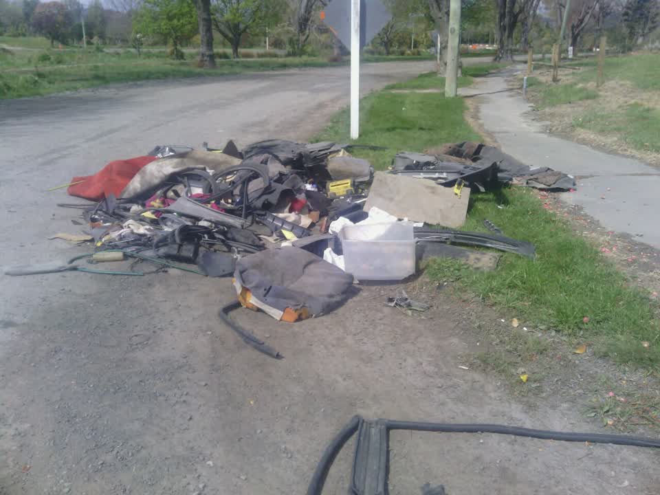 The photograph attached to this rubbish/recycling report