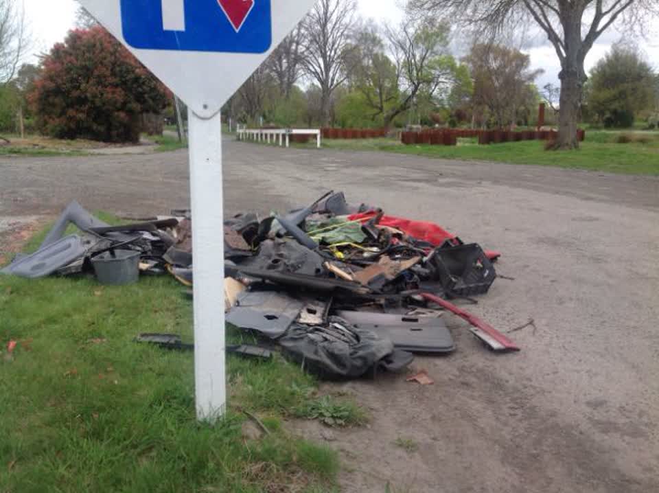 The photograph attached to this rubbish/recycling report