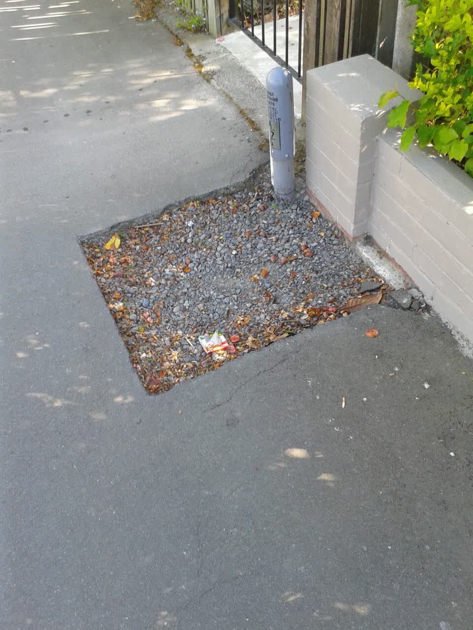 The photograph attached to this roading/streets report