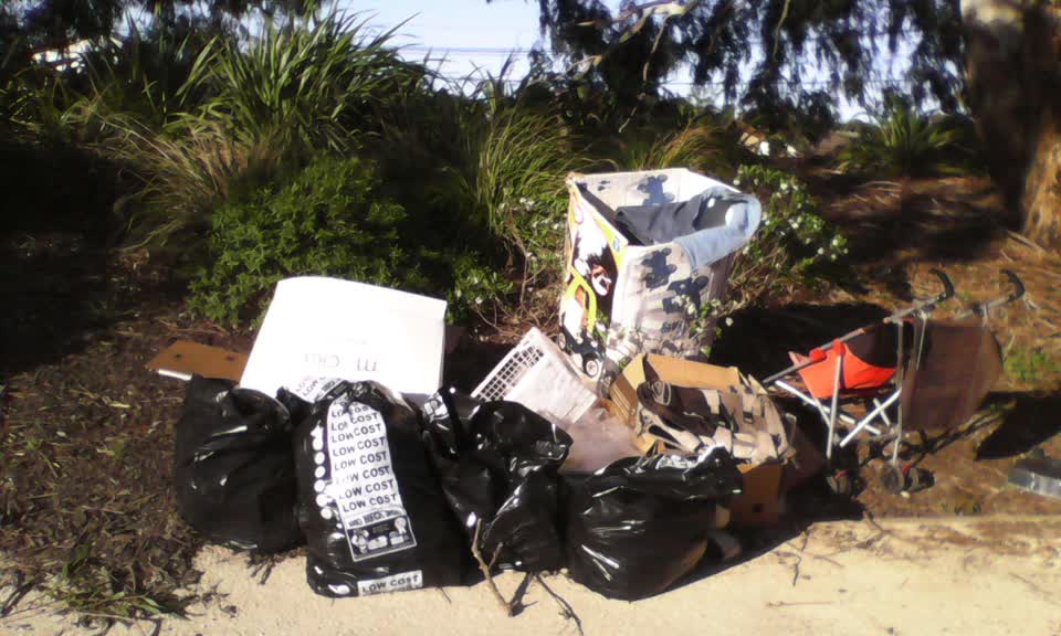 The photograph attached to this rubbish/recycling report