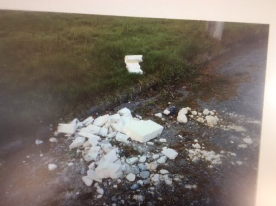 The photograph attached to this rubbish/recycling report