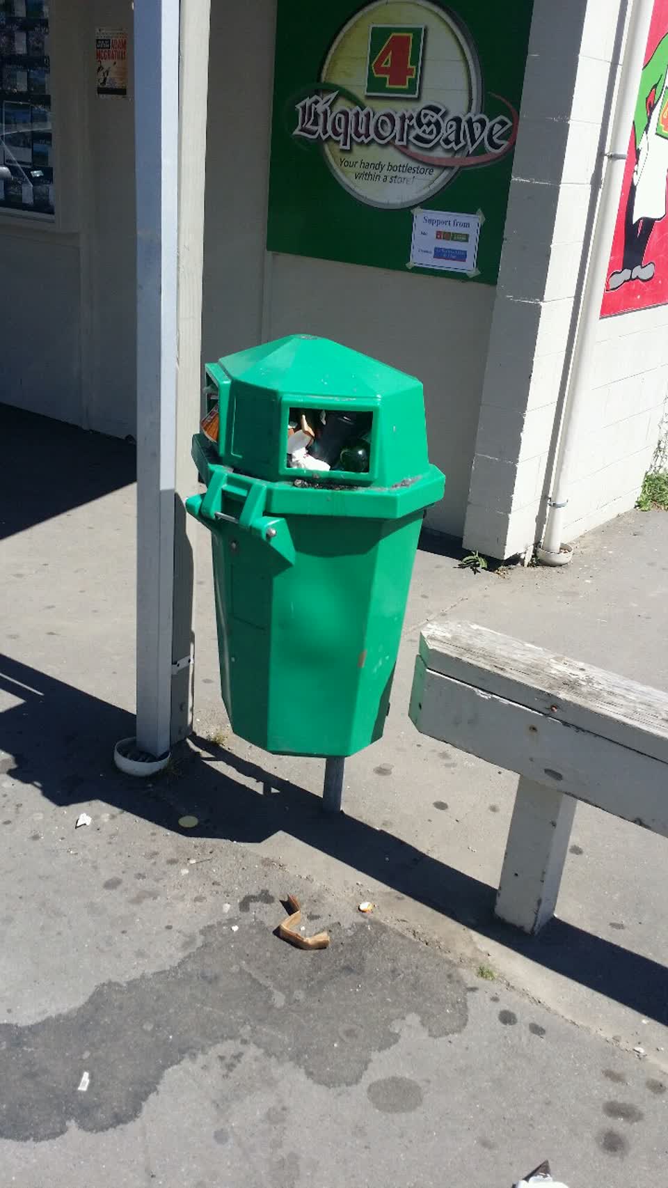 The photograph attached to this rubbish/recycling report