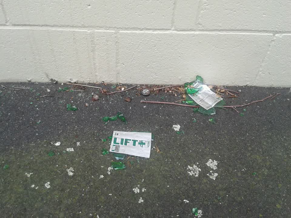 The photograph attached to this rubbish/recycling report
