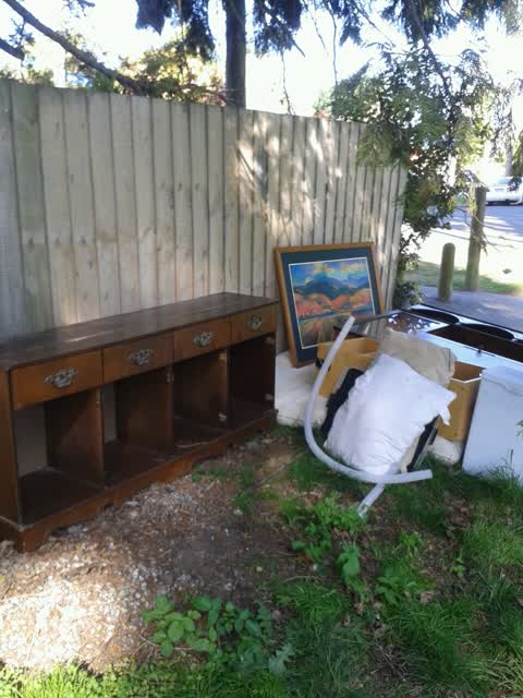 Rubbish/Recycling, a report photo
