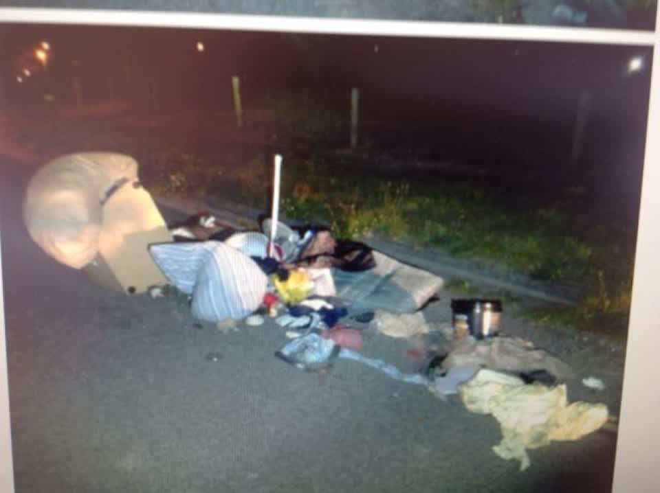 The photograph attached to this rubbish/recycling report