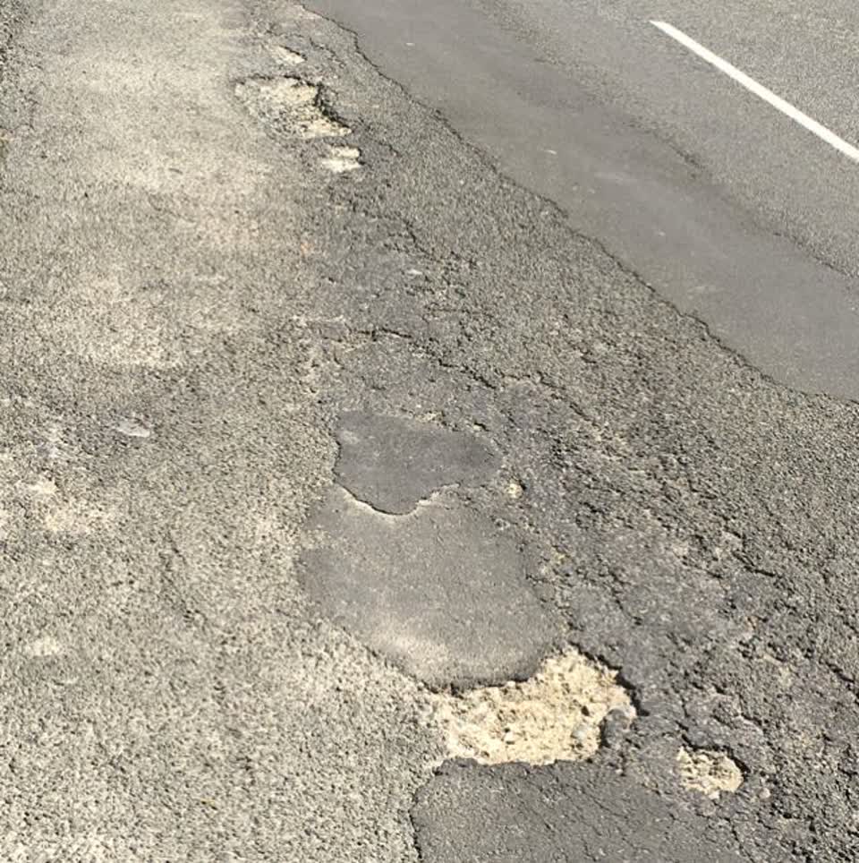 The photograph attached to this roading/streets report